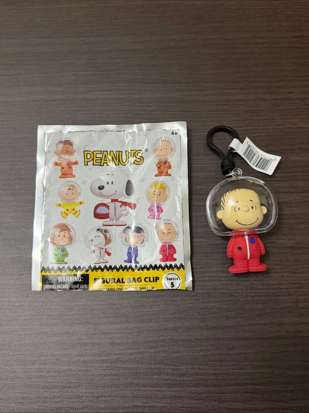 Peanuts Space Series 5 Figural Blind Bag Clip Keychain - Linus Van Pelt